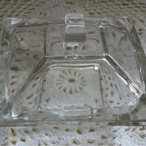 Vintage Ashtray w/Covered Top 4 x 4 x 3 Square Clear Glass.  Excellent Condition